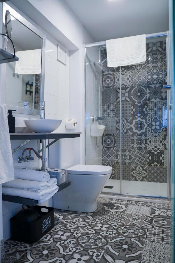 Apartamentos Suites Cariatide بلاسينثيا المظهر الخارجي الصورة
