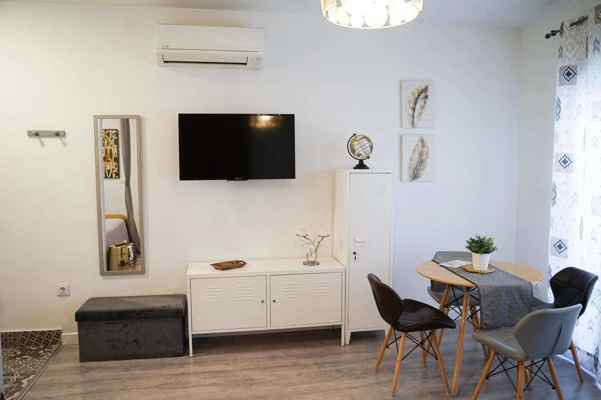 Apartamentos Suites Cariatide بلاسينثيا المظهر الخارجي الصورة