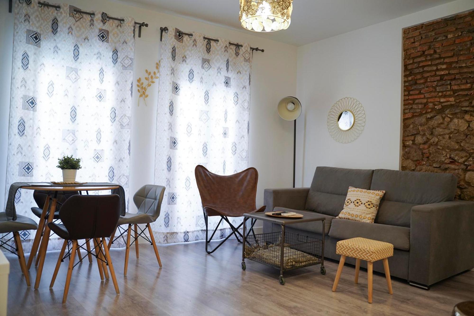 Apartamentos Suites Cariatide بلاسينثيا المظهر الخارجي الصورة