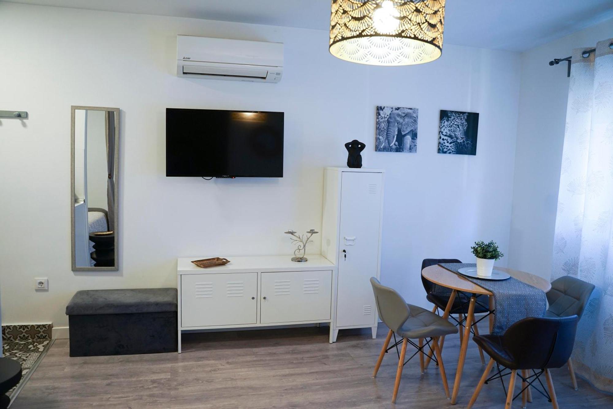 Apartamentos Suites Cariatide بلاسينثيا المظهر الخارجي الصورة