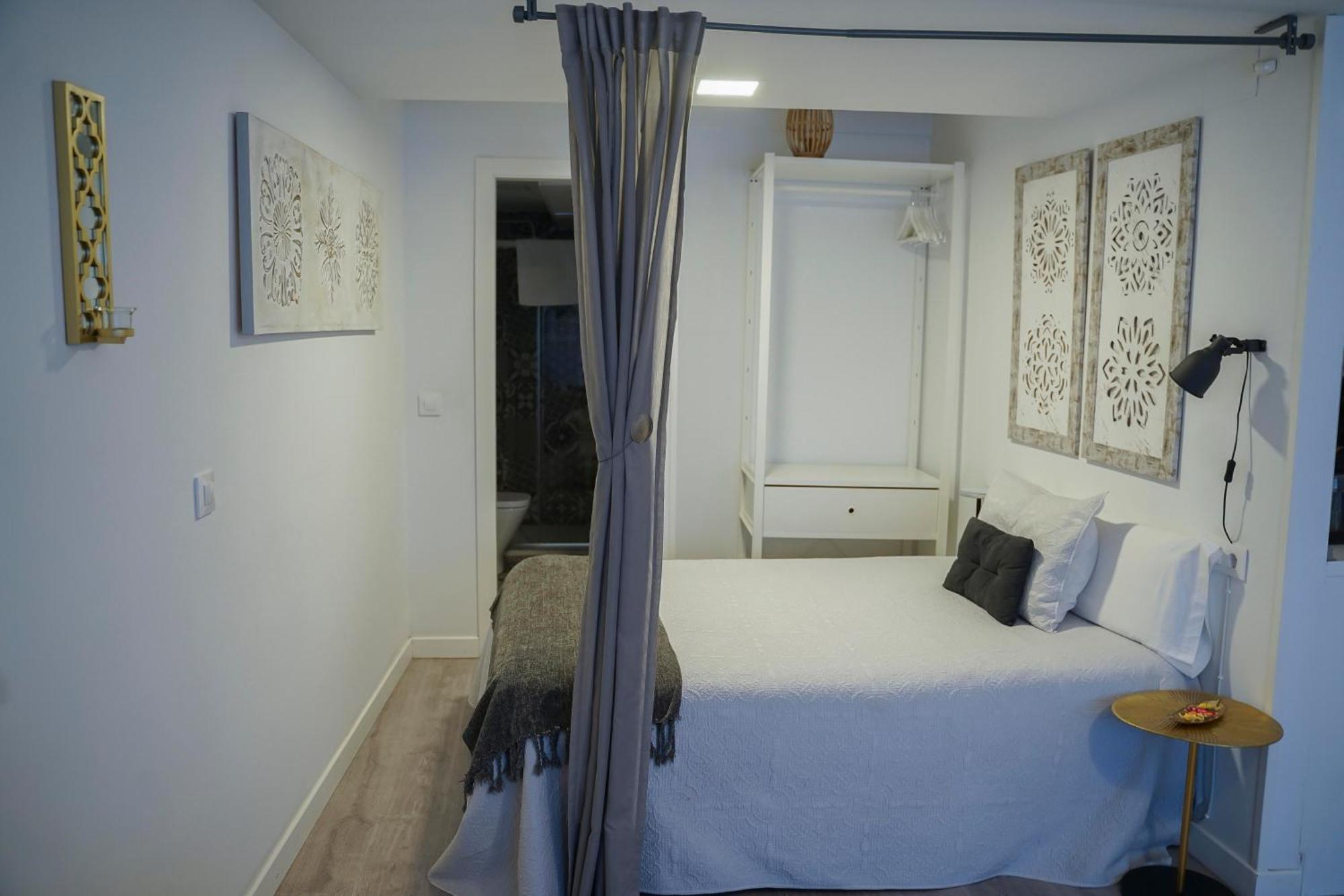 Apartamentos Suites Cariatide بلاسينثيا المظهر الخارجي الصورة
